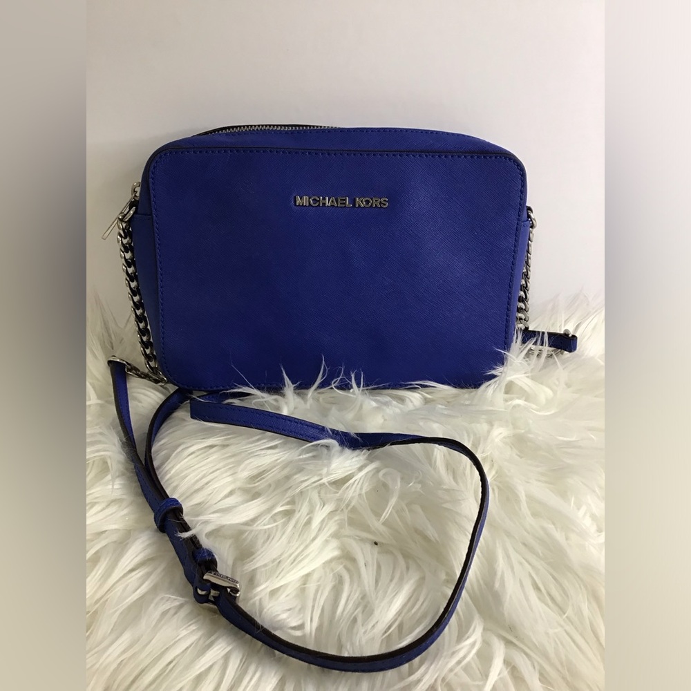 Michael Kors Camera  Bag Crossbody Saffiano Leather  GUC